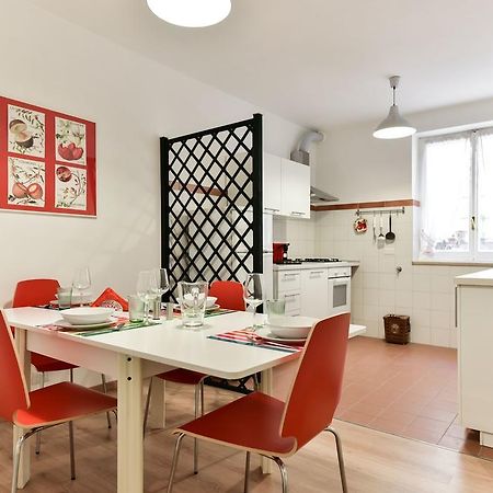 Red & White Vatican Apartment Roma Esterno foto