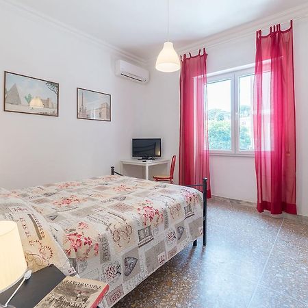 Red & White Vatican Apartment Roma Esterno foto