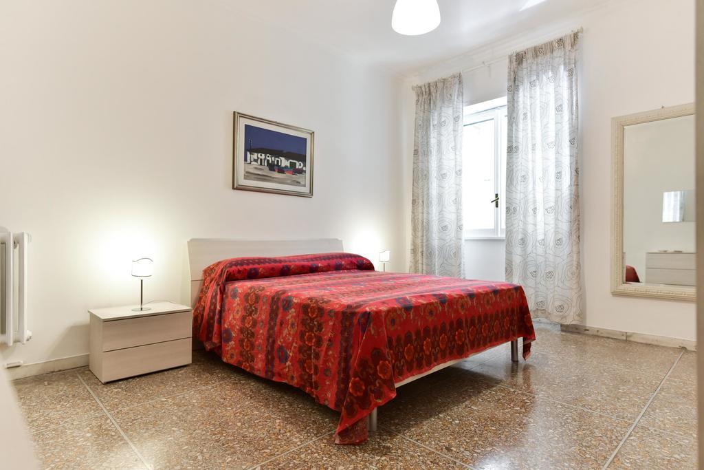Red & White Vatican Apartment Roma Esterno foto