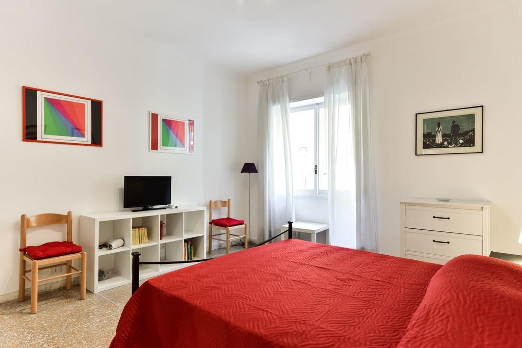 Red & White Vatican Apartment Roma Esterno foto