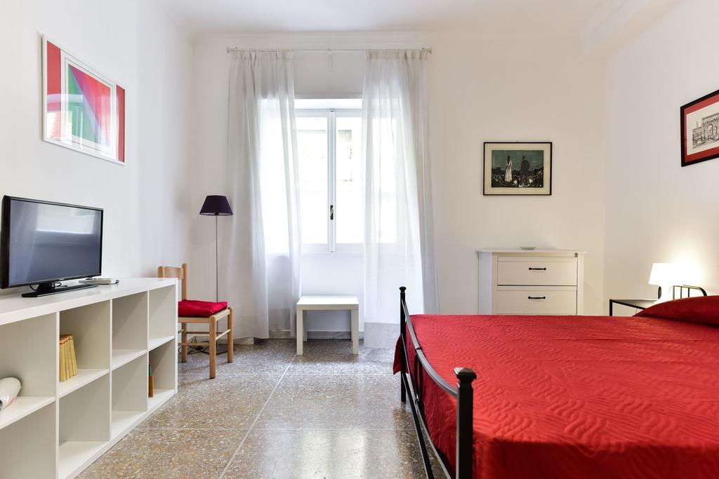 Red & White Vatican Apartment Roma Esterno foto