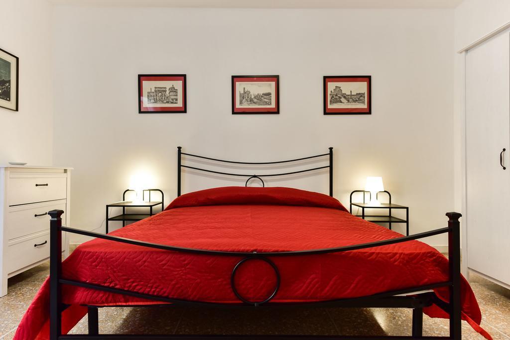 Red & White Vatican Apartment Roma Esterno foto