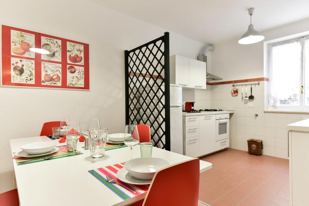 Red & White Vatican Apartment Roma Esterno foto