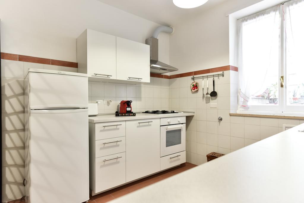 Red & White Vatican Apartment Roma Esterno foto