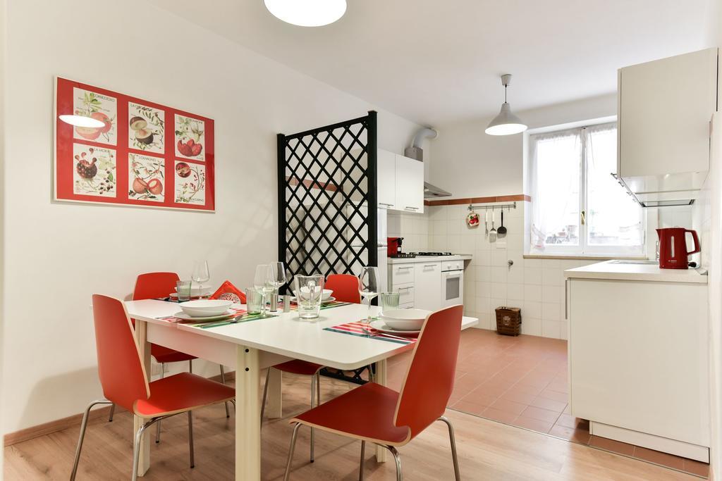 Red & White Vatican Apartment Roma Esterno foto
