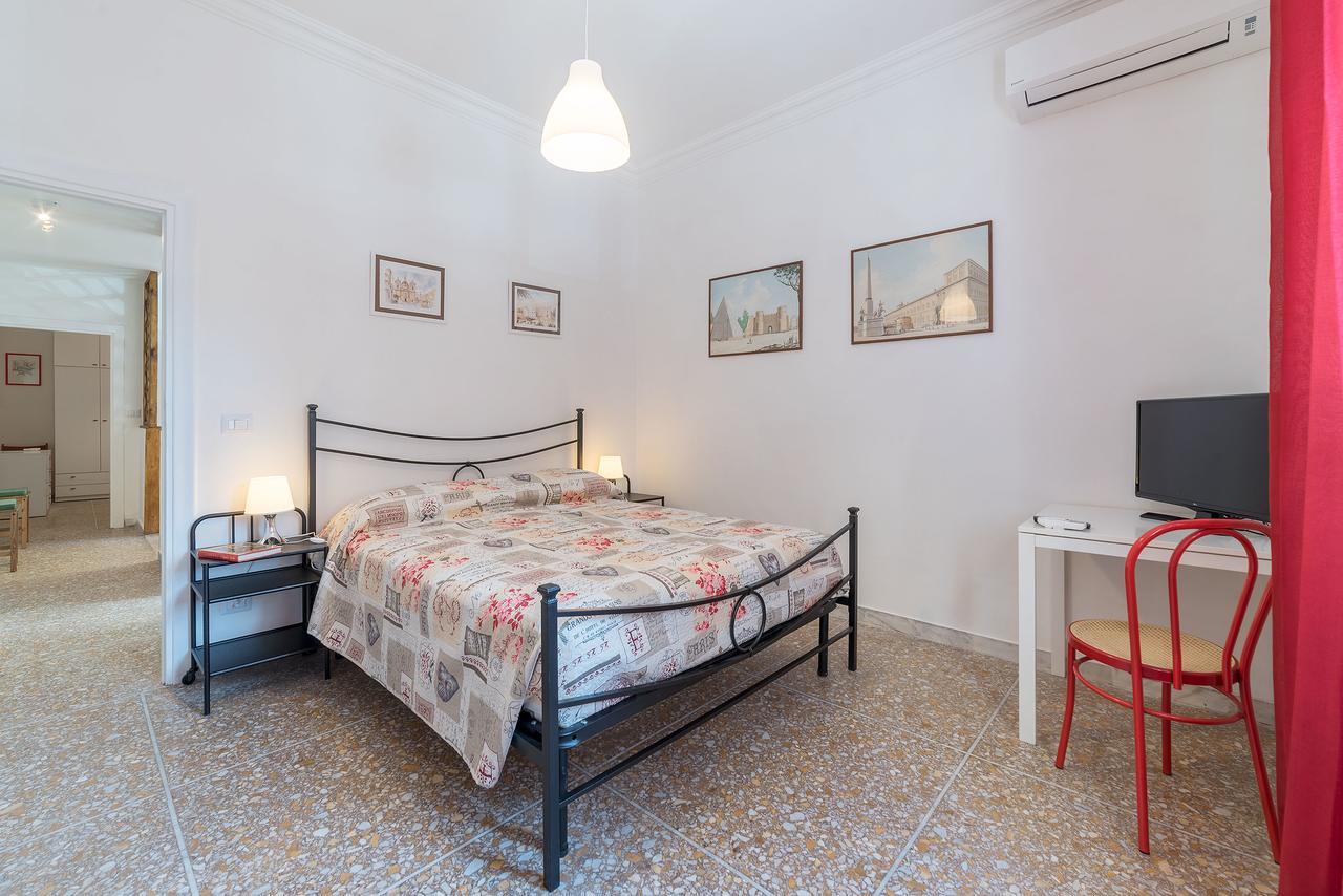 Red & White Vatican Apartment Roma Esterno foto