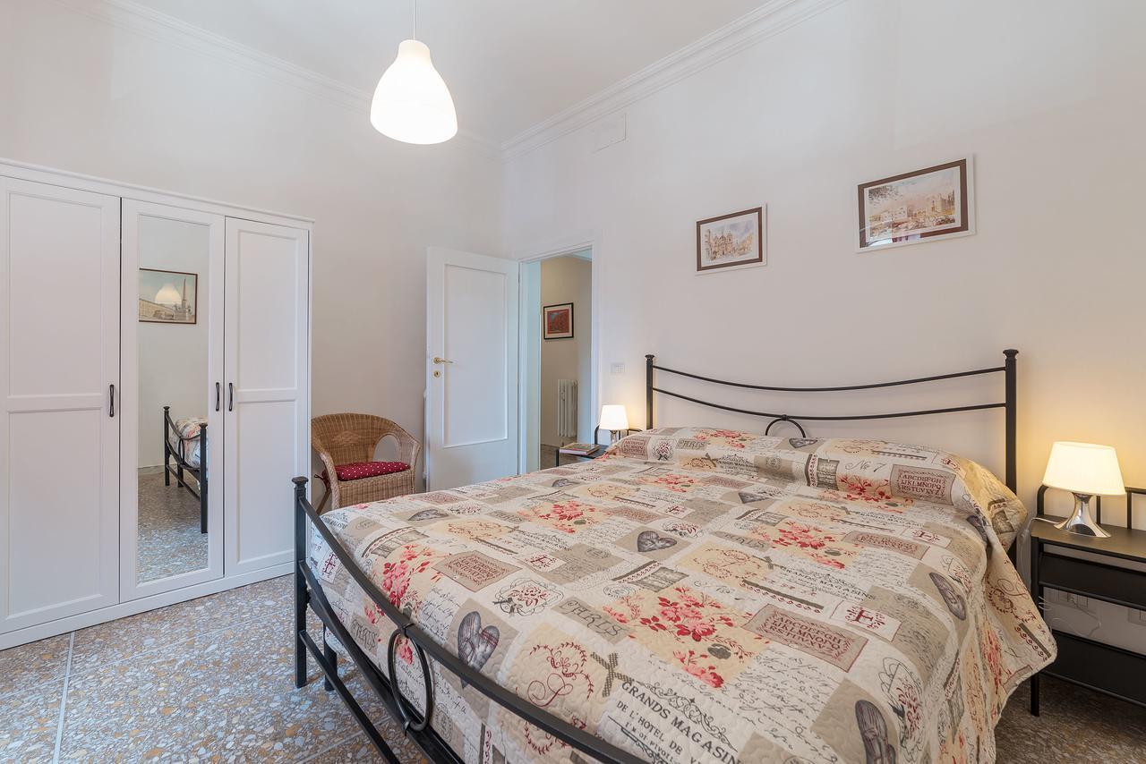 Red & White Vatican Apartment Roma Esterno foto