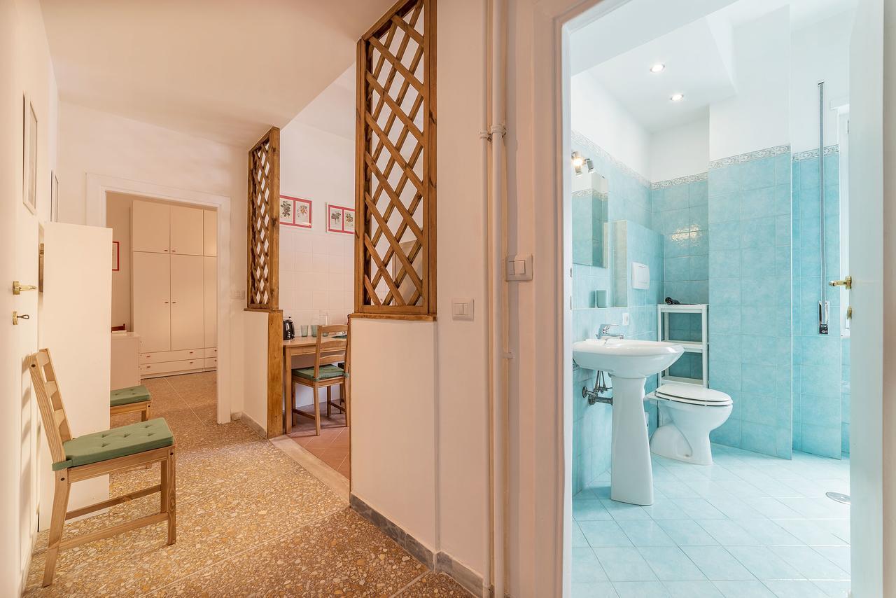 Red & White Vatican Apartment Roma Esterno foto