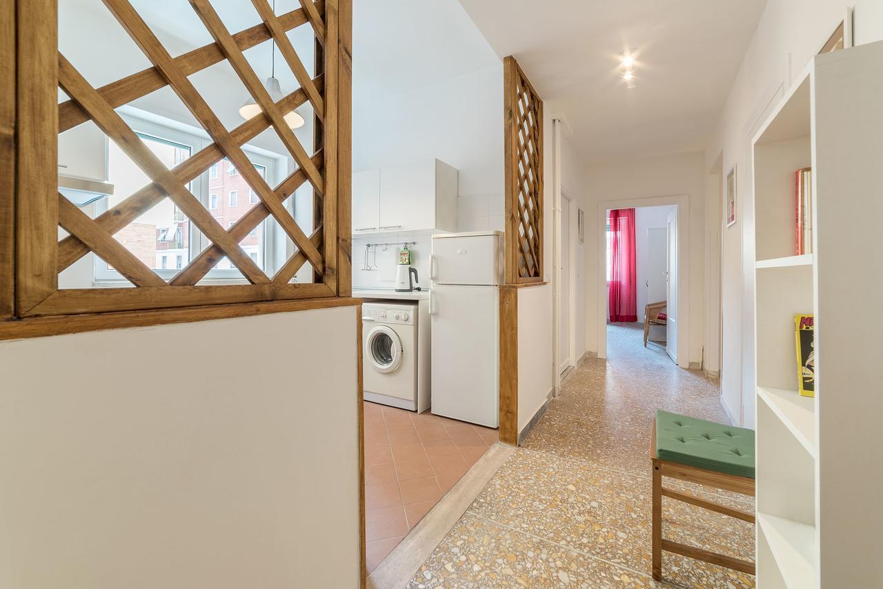 Red & White Vatican Apartment Roma Esterno foto